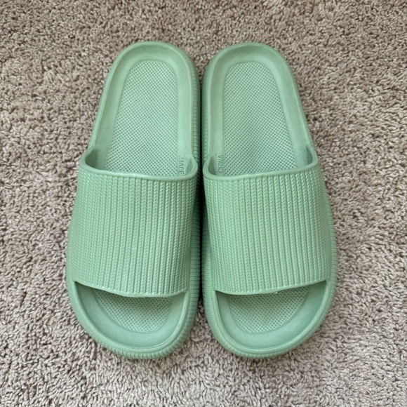 Unisex cloud slides slippers - Picture 2 of 4
